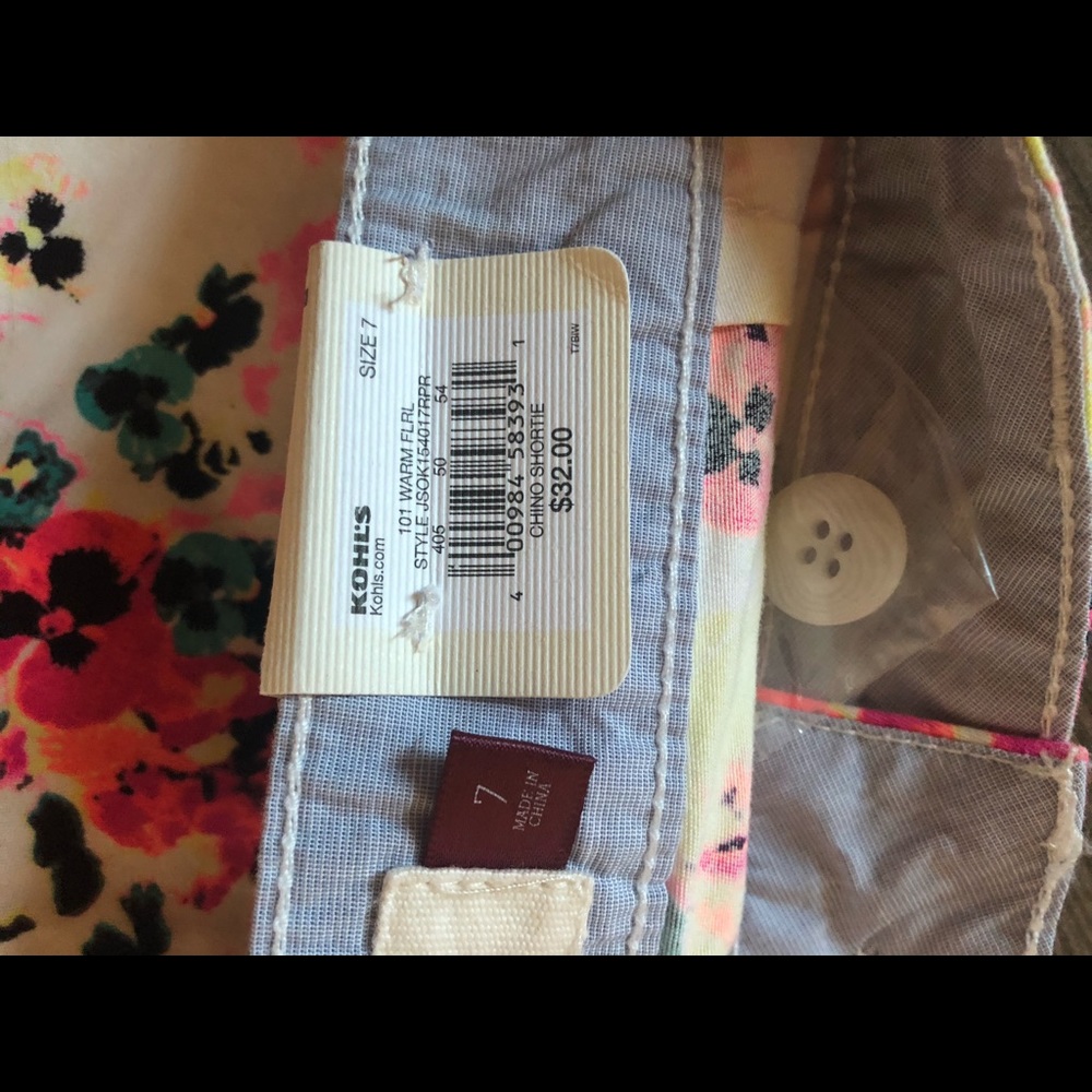 Women’s Shorts - Picture 4 of 4